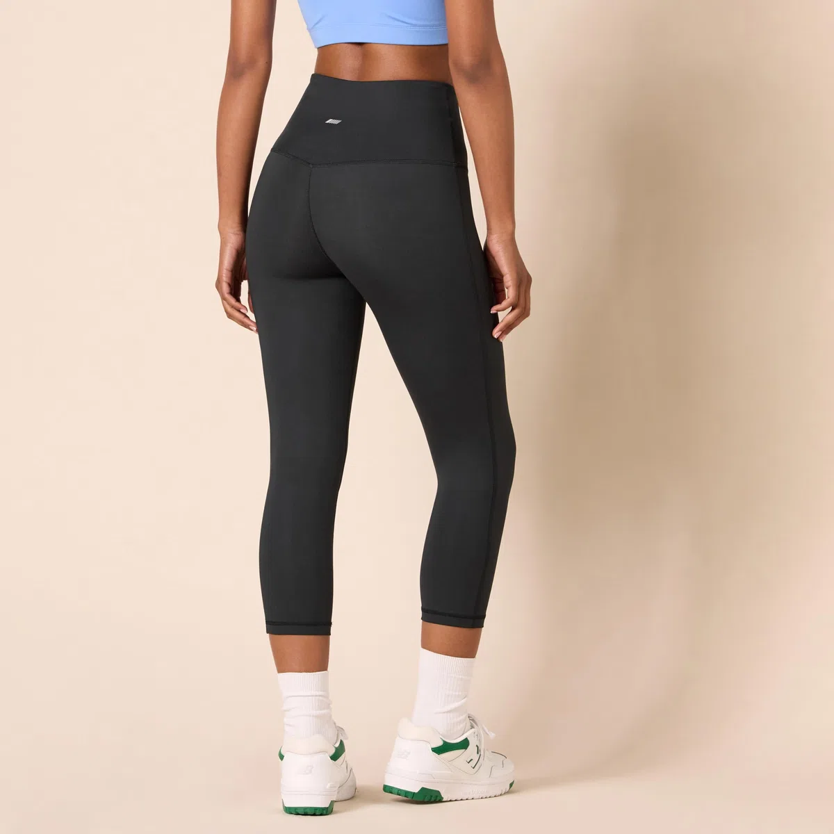 Amazon Essentials Mallas capri de talle alto Active Sculpt para entrenamiento y atletismo (disponibles en tallas grandes) Mujer