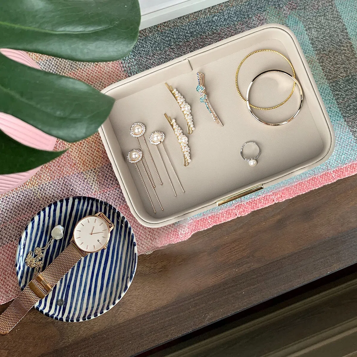 SANZIE Bandeja de Cuero de Lujo, Organizador de Escritorio, Bandeja Decorativa para Mesa de Entrada, para Guardar Joyas, Relojes, cosméticos, Llaves, teléfono, Cartera, Accesorios para el hogar y la